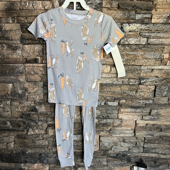 Carter's Gray Pajama Sets with Giraffe Pattern - Picture 2 of 7